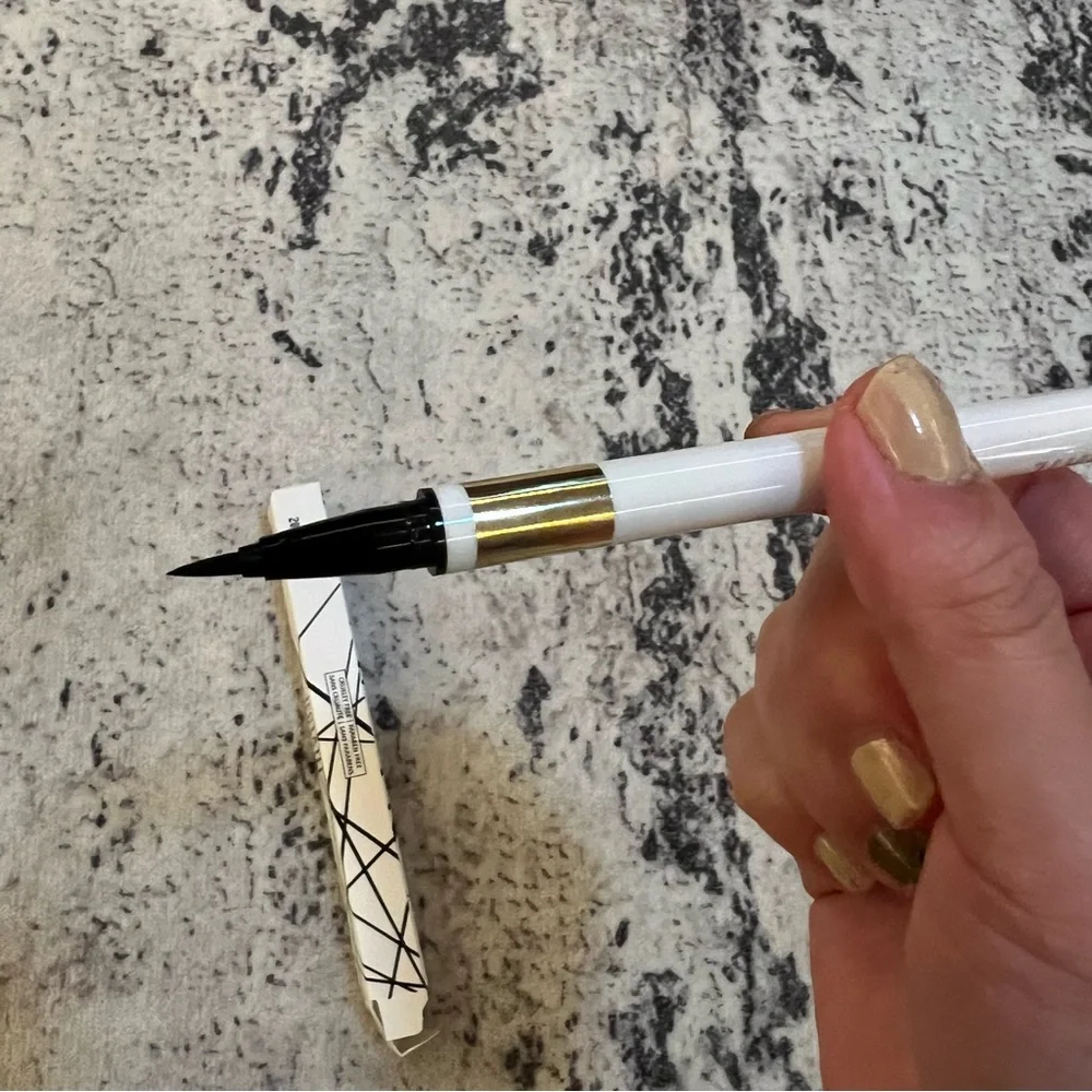 Estate Cosmetics Precision Liquid Liner Black